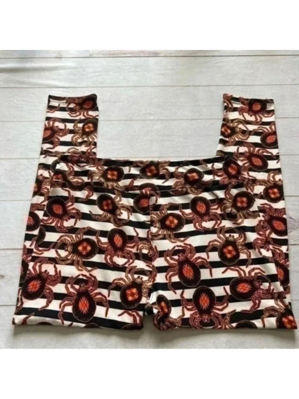 NEW Lularoe spider TC2 Plus Size Women’s Red and Black leggings
